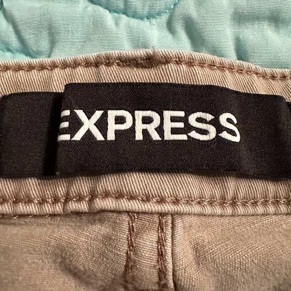 Express - Picture 5 of 7